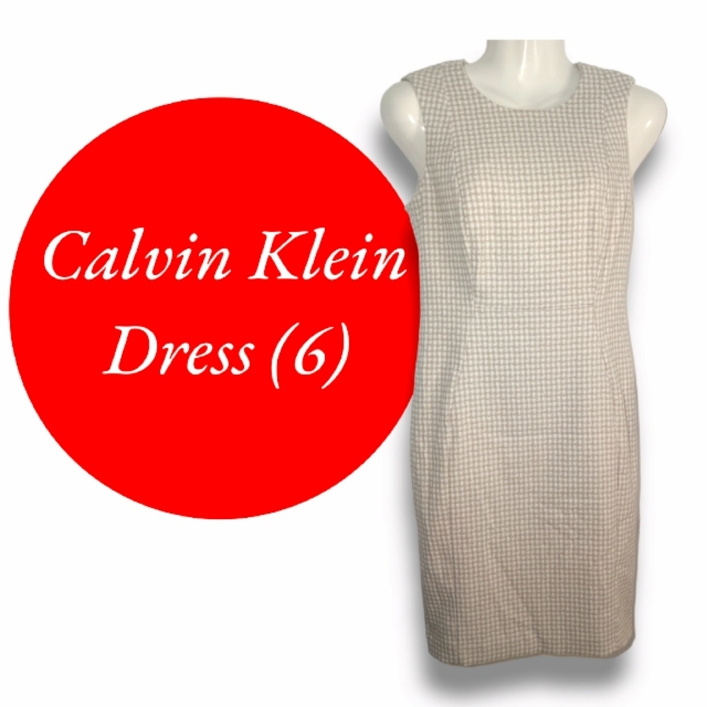 Calvin Klein white with beige pattern size 6 ( small)